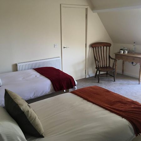 The Old Spotted Cow Bed & Breakfast Marston Meysey Exterior photo