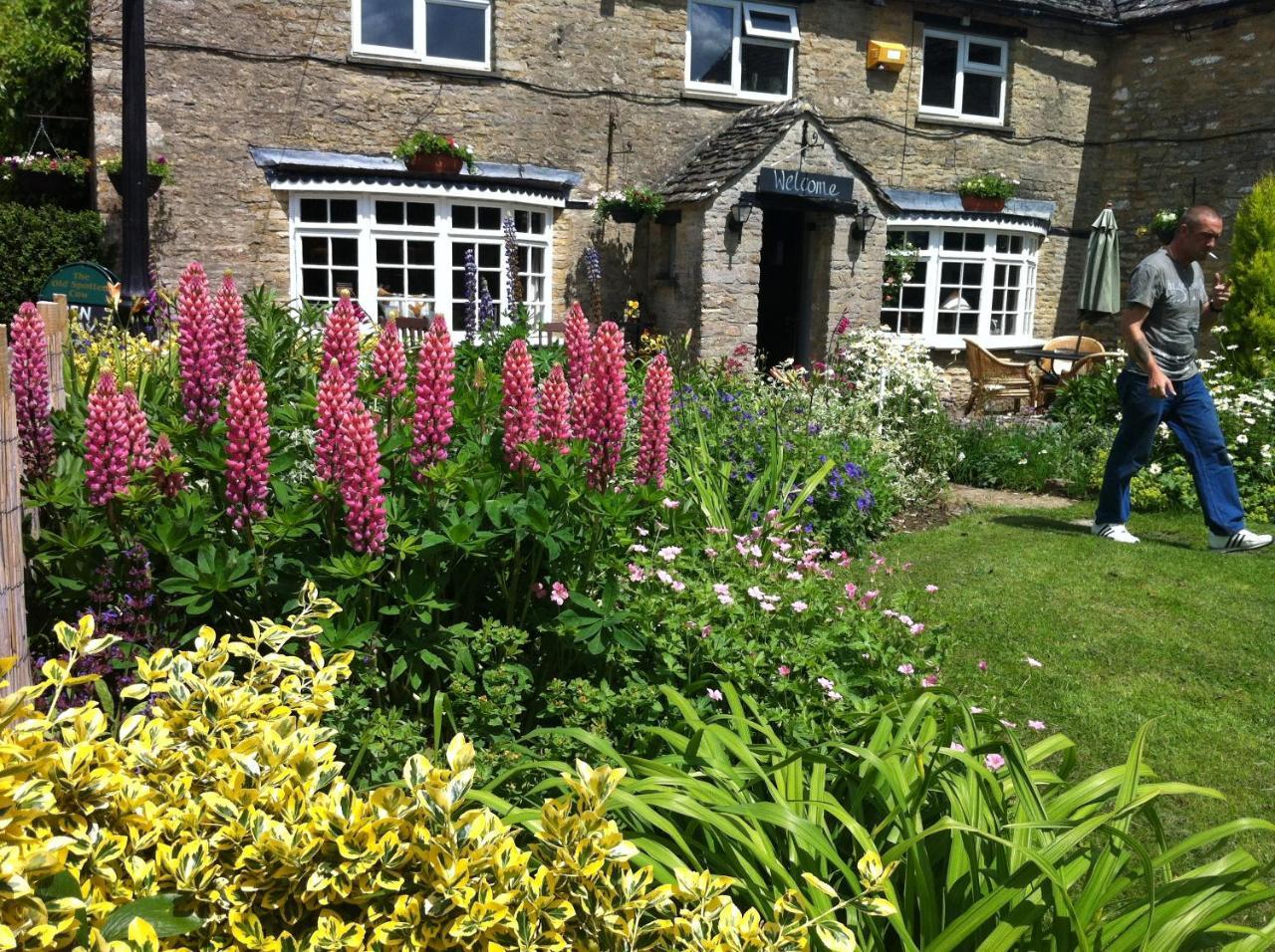 The Old Spotted Cow Bed & Breakfast Marston Meysey Exterior photo