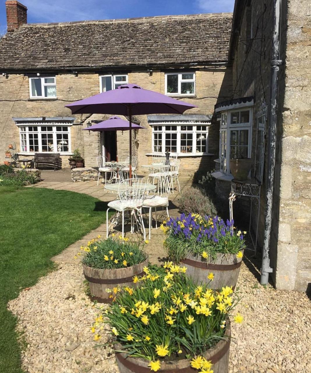 The Old Spotted Cow Bed & Breakfast Marston Meysey Exterior photo