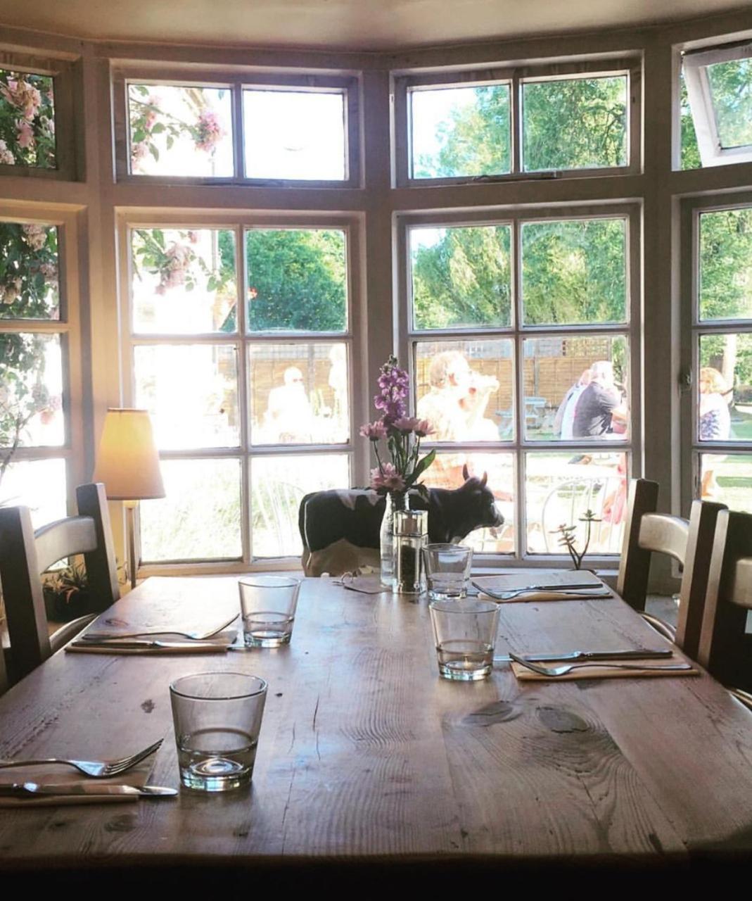The Old Spotted Cow Bed & Breakfast Marston Meysey Exterior photo